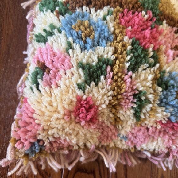 VTG Mushroom Shag Throw Pillow Latch Hook Pink Towel Back Pink Floral Handmade - Picture 6 of 11